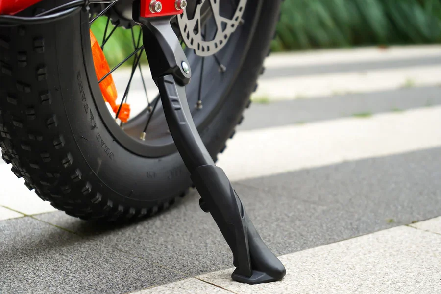 Compact Folding — kickstand detail